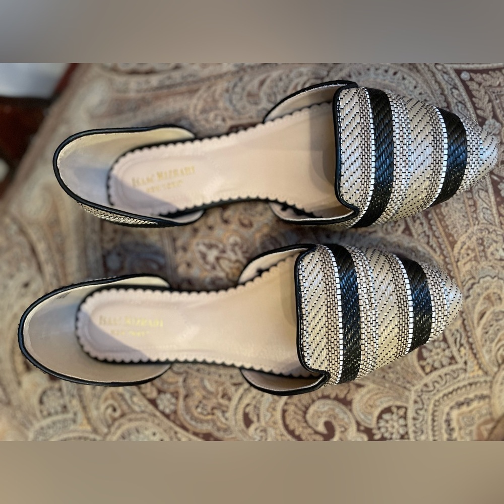 Isaac Mizrahi Black and Cream Flats - Picture 3 of 6